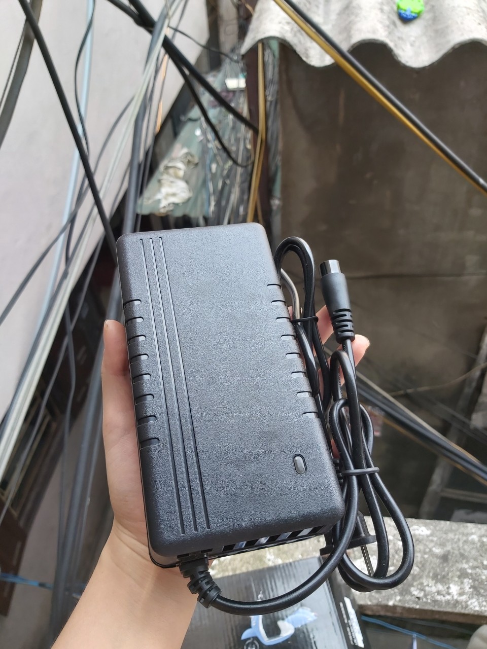 Xe giẫm năng lượng điện sạc từng nào giờ đồng hồ là đầy đủ Sạc sao mang lại đích Anbico Ebike #26 Xe giẫm năng lượng điện sạc từng nào giờ đồng hồ là đầy đủ Sạc sao mang lại đích Anbico Ebike